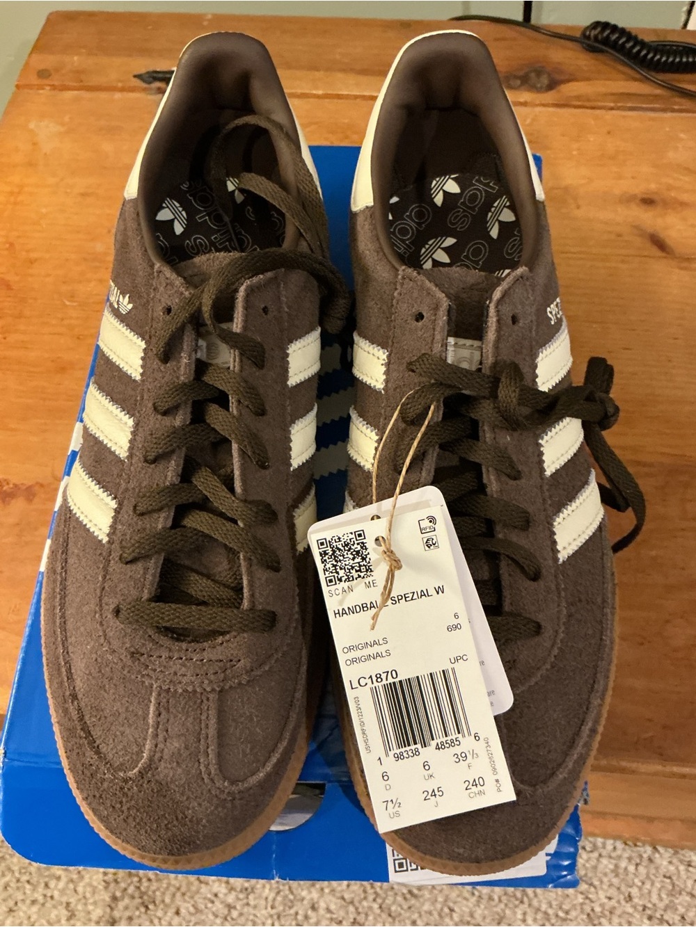 adidas Spezial Women’s Suede Sneakers in Brown and White size 7.5 LC1870.